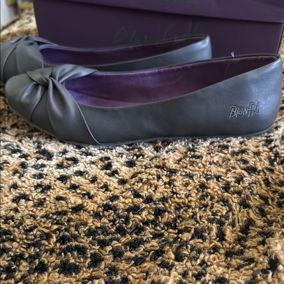 NEW in Box Blowfish Malibu Dark Gray Ballet Flats with Decorative Bow si… - Picture 6 of 8
